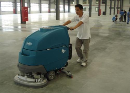 手推式洗地機