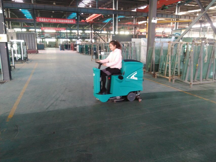 駕駛式洗地機 駕駛式洗地機